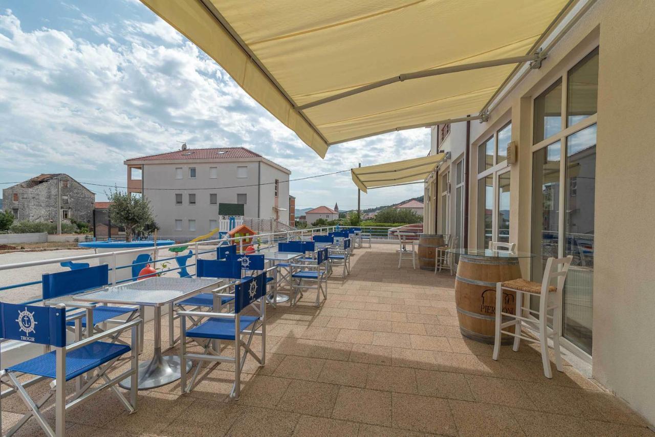 Porto Samaria Holiday Resort Trogir Extérieur photo