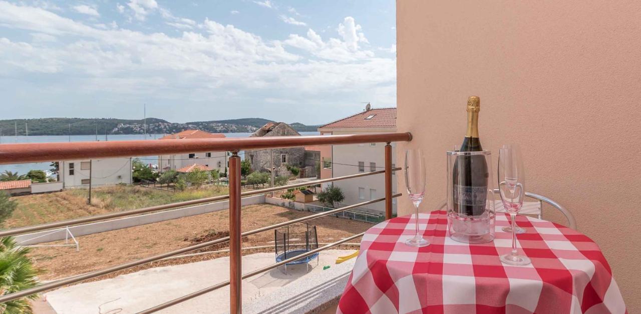 Porto Samaria Holiday Resort Trogir Extérieur photo