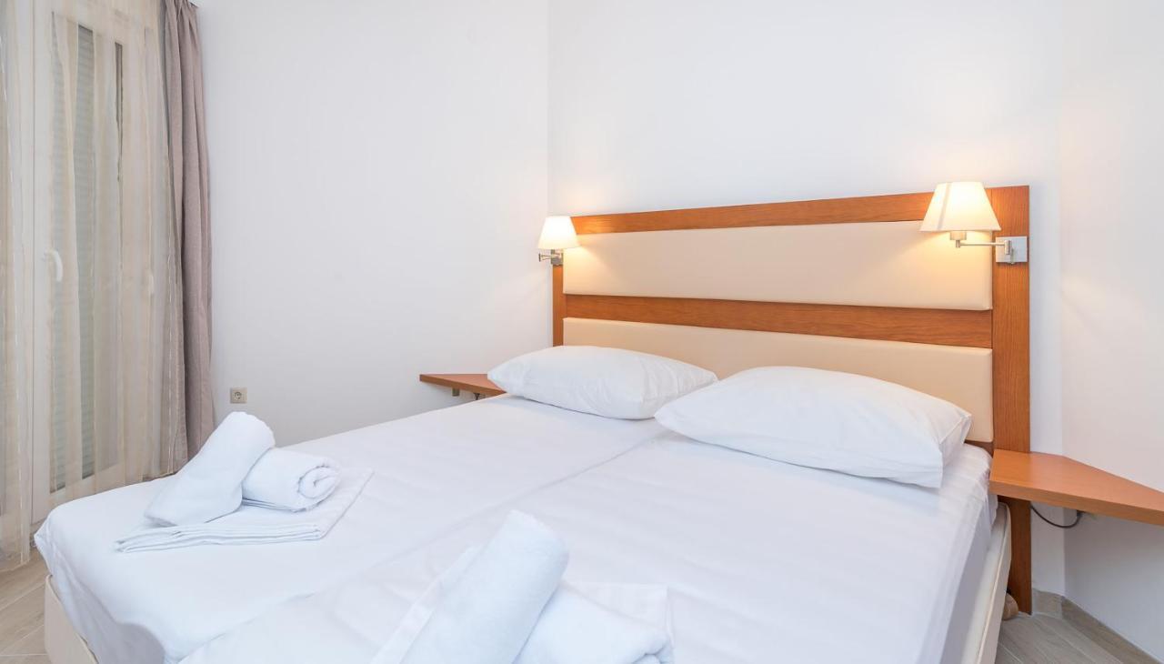 Porto Samaria Holiday Resort Trogir Extérieur photo