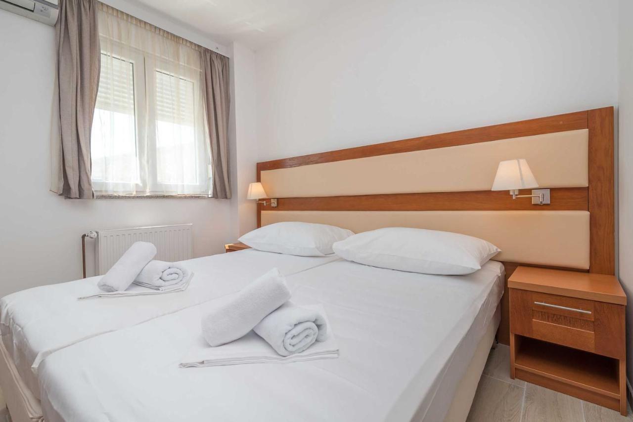 Porto Samaria Holiday Resort Trogir Extérieur photo