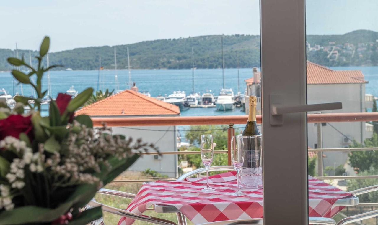 Porto Samaria Holiday Resort Trogir Extérieur photo