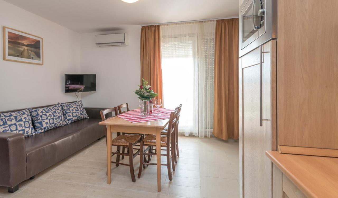 Porto Samaria Holiday Resort Trogir Extérieur photo